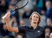 开云体育-世界网球队逆转意大利网球队，兹维列夫绝境逆转的简单介绍