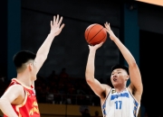 开云体育入口-力夺胜利！球队锋线进攻出色的简单介绍