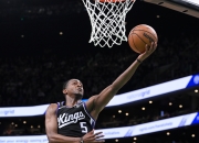 开云体育APP下载-灰熊险胜篮网，福克斯刷新纪录