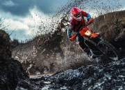 开云体育中国-冰与火的对决，爱德华兹骑士式冲锋，终结热火时代的最后一舞