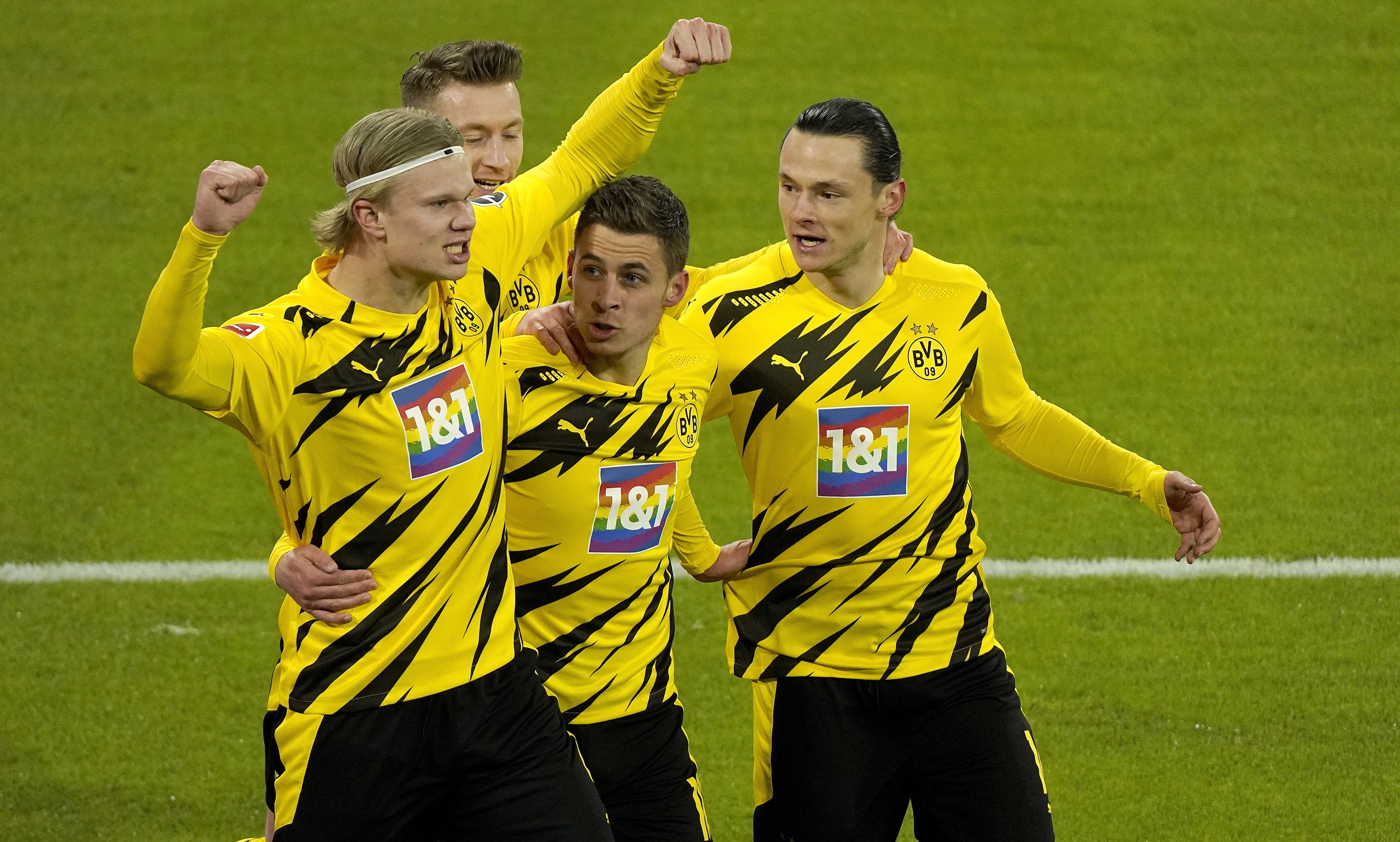 关于摩洛哥完胜多特蒙德，科曼完成帽子戏法的信息