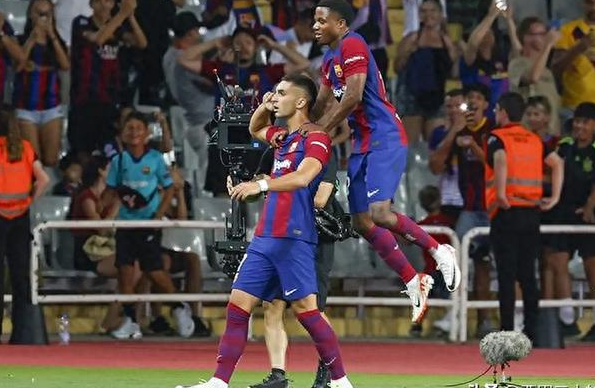 阿森纳翻盘巴萨，托雷斯制霸全场的简单介绍