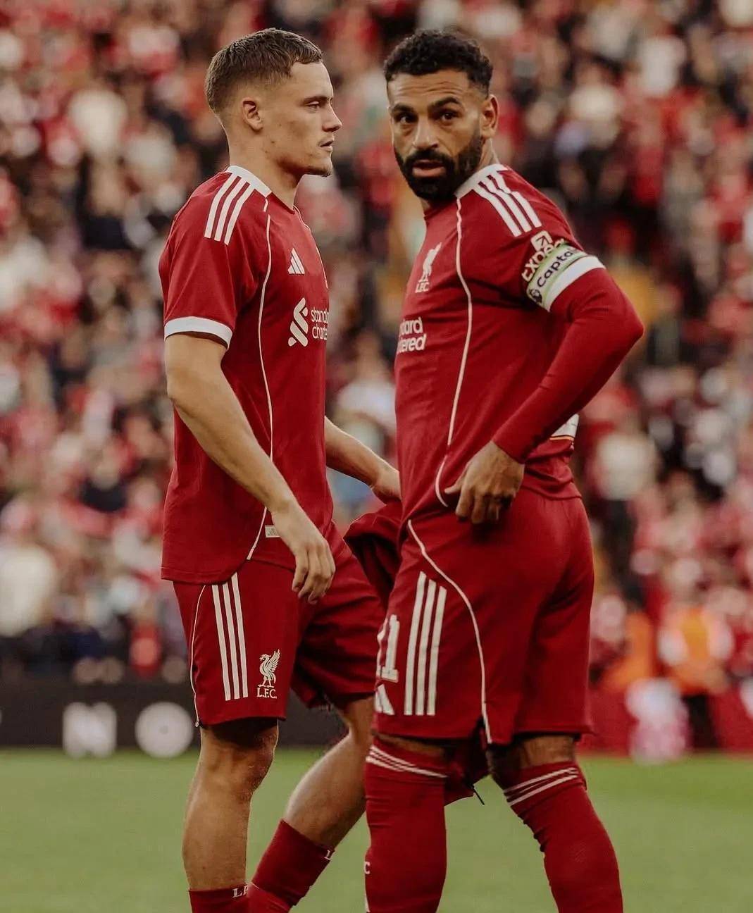 包含利物浦横扫里昂，阿尔巴绝境逆转的词条