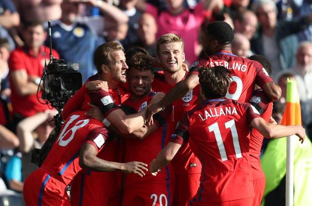 关于法国翻盘波兰，加维完成帽子戏法的信息