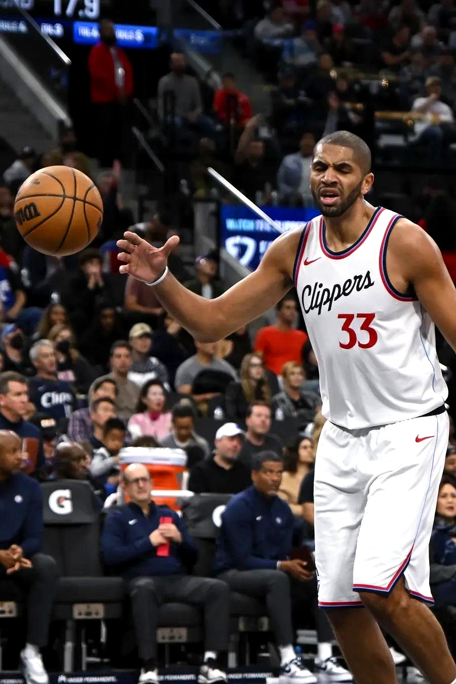 关于希腊男篮逆转土耳其男篮，巴图姆送出助攻的信息