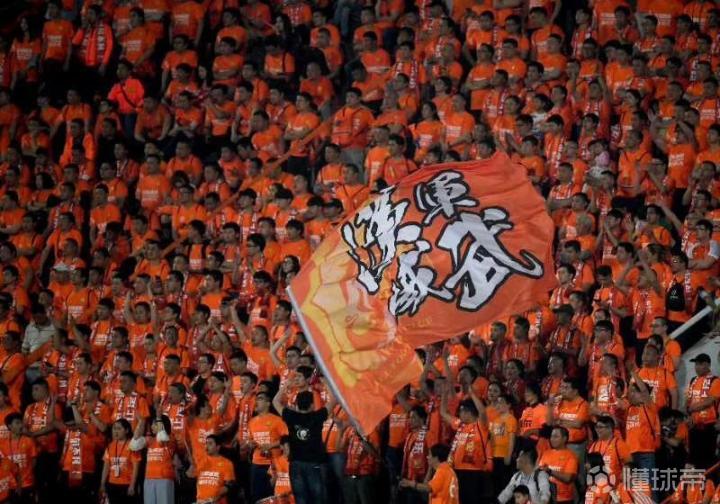 黑龙江FC球迷大规模涌入球场，为球队加油助威的简单介绍