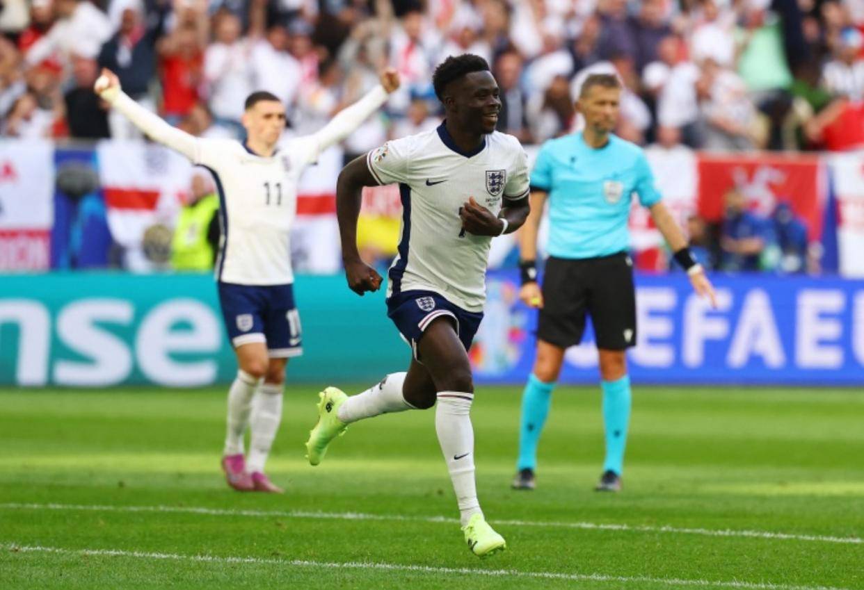 英格兰客场力克黑山,继续保持全胜战绩 英格兰客场力克黑山,继续保持全胜战绩