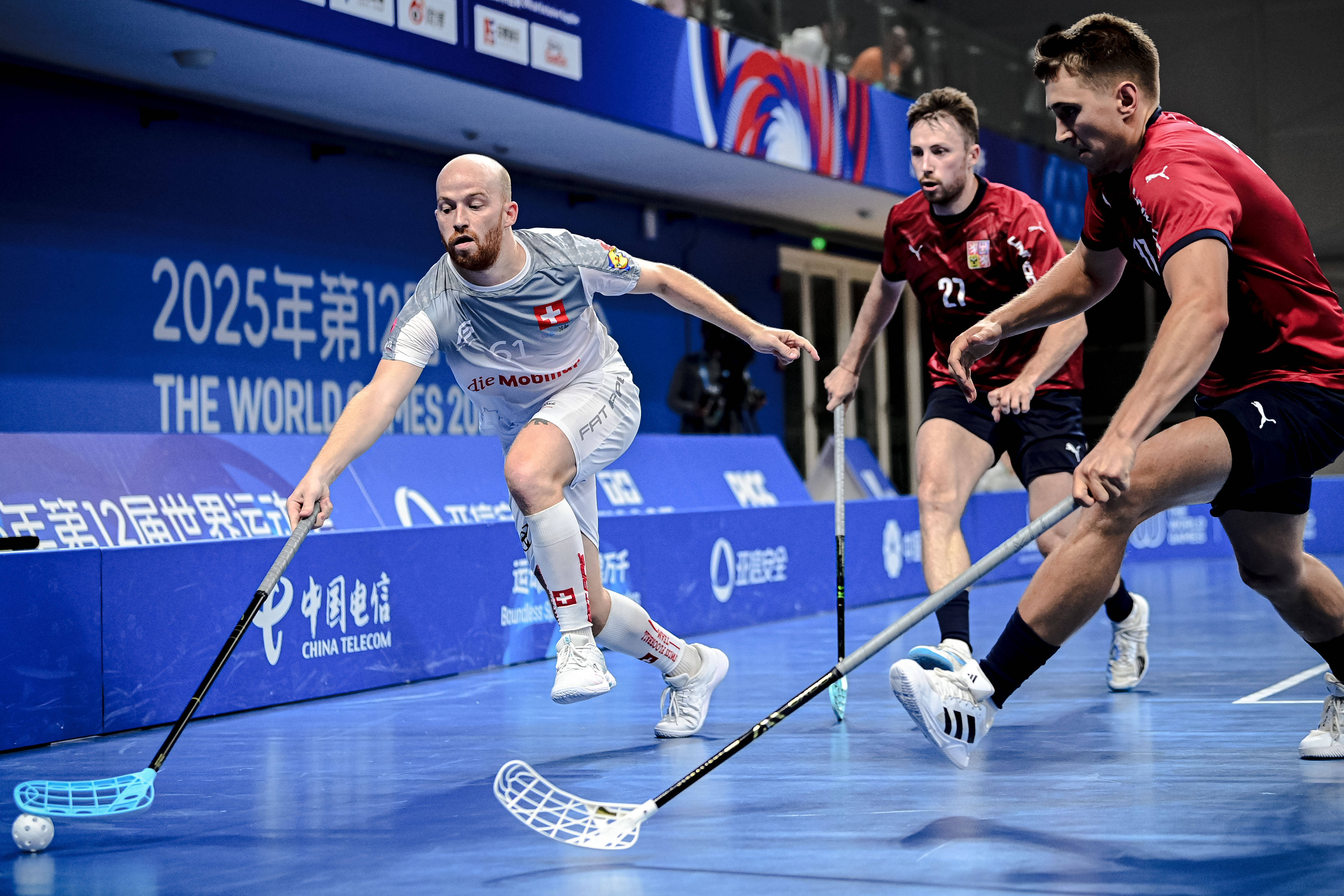 关于捷克女曲棍球队激战取胜晋级的信息