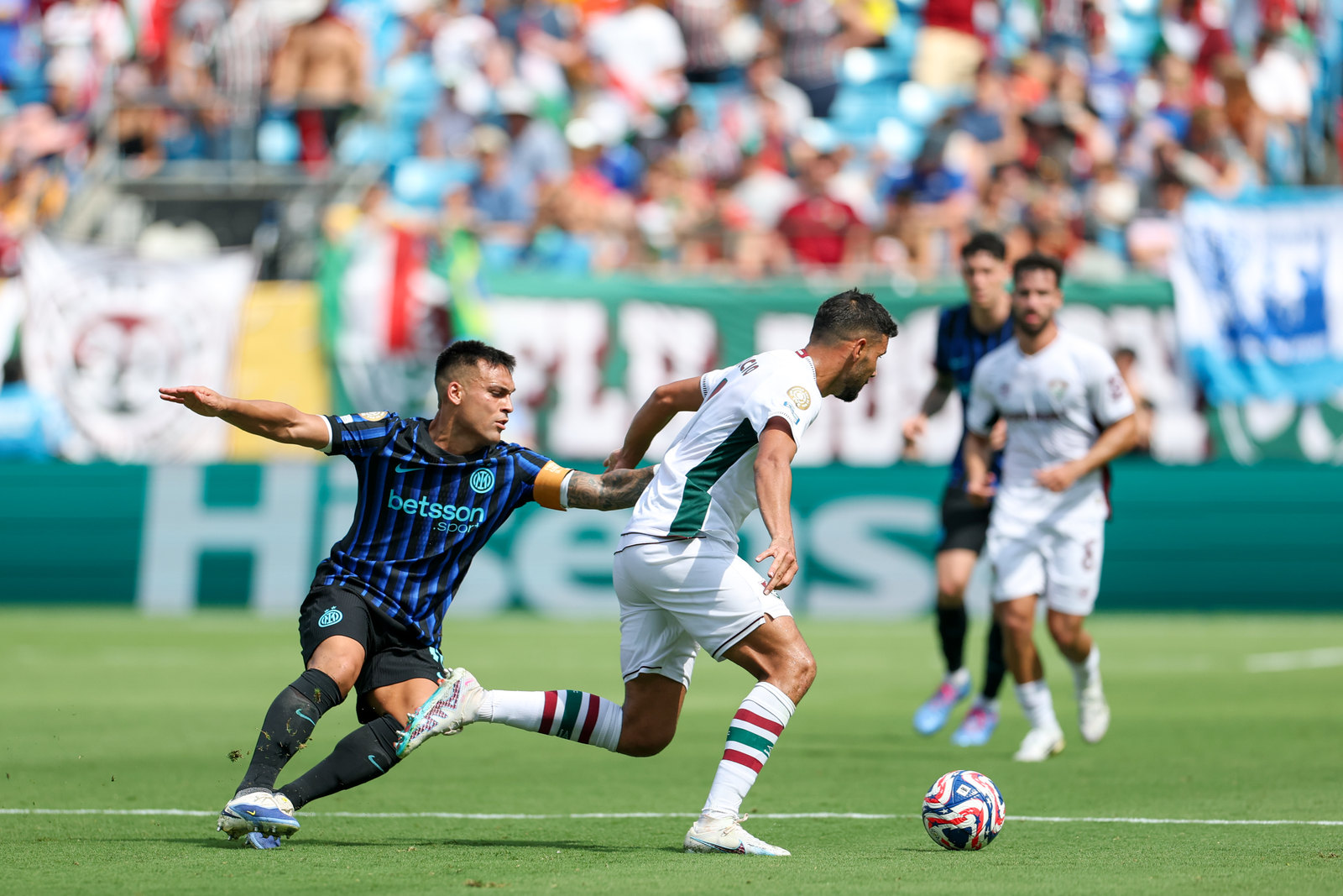 包含克里米亚队机缘巧遇不容小觑欧洲杯赛场的词条