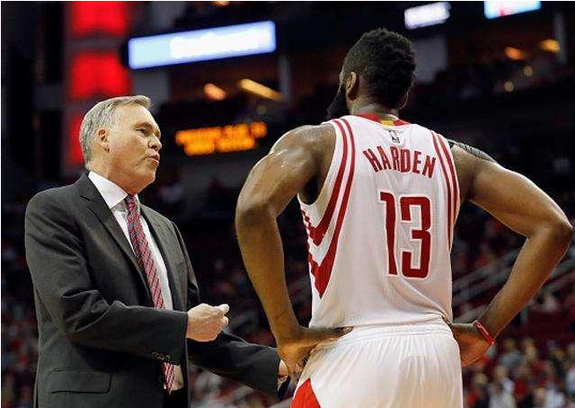 火箭队克服困难，取得决定性胜利