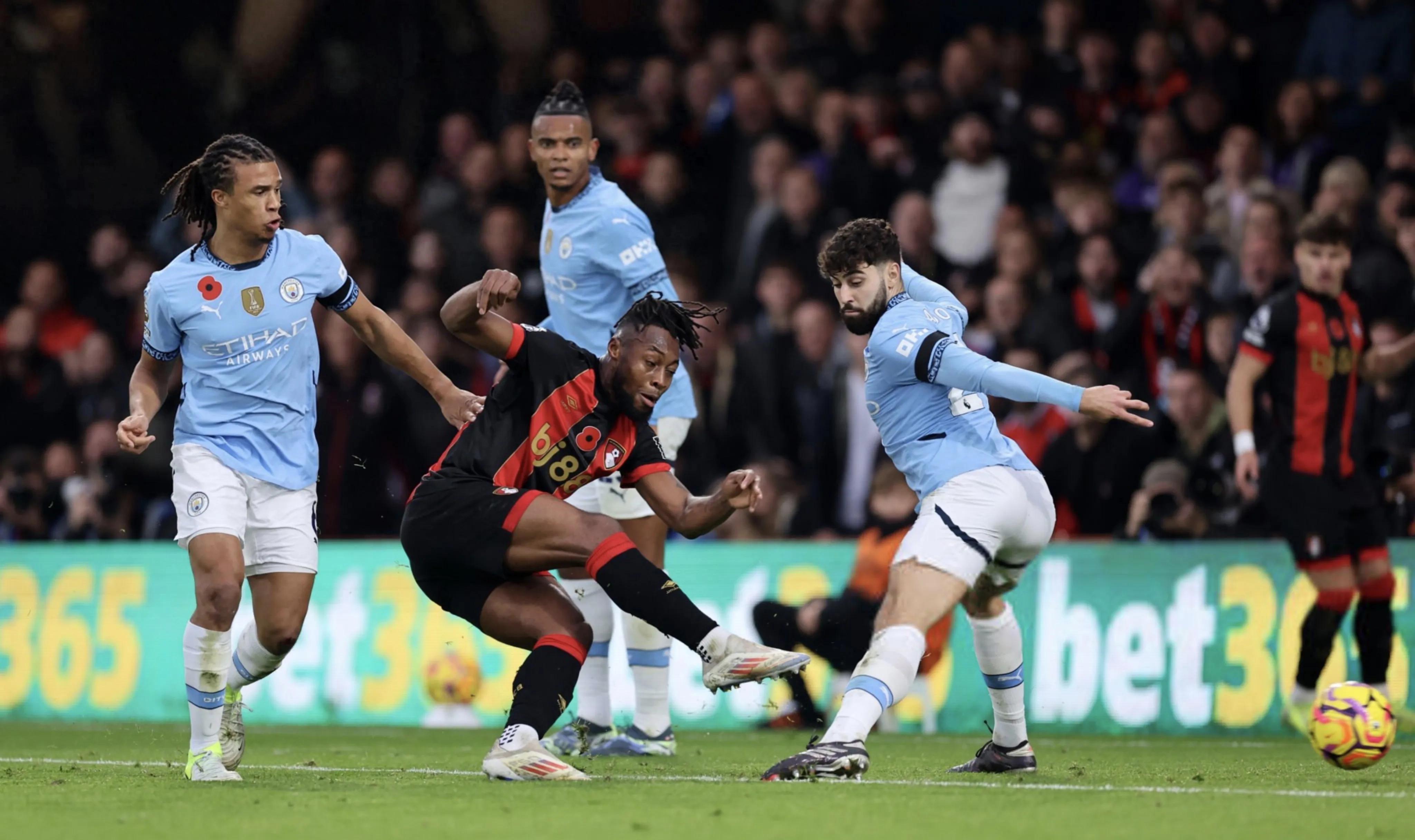 包含曼城客场击败维拉，取得联赛三连胜的词条