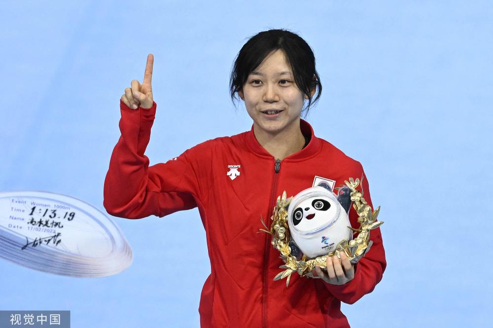 包含射击选手精准无比，日本选手骄傲摘金的词条