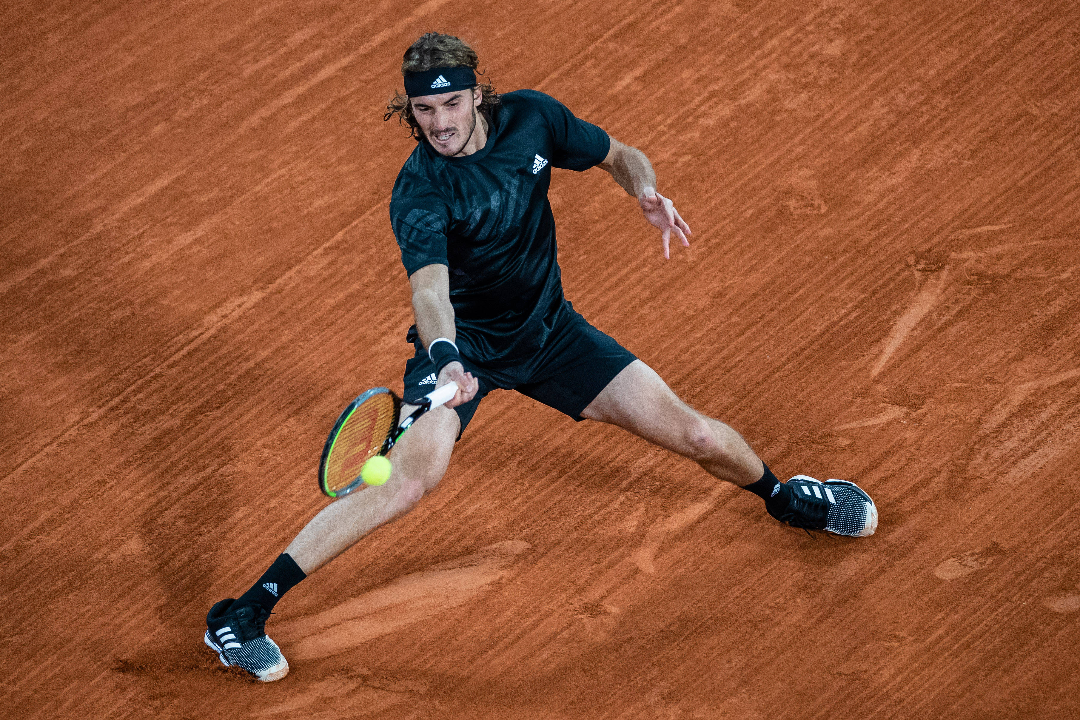 法国网球队血洗日本网球队，西西帕斯爆发神勇的简单介绍