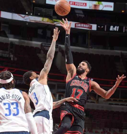 山西队鏖战深圳队，拉文状态火热的简单介绍