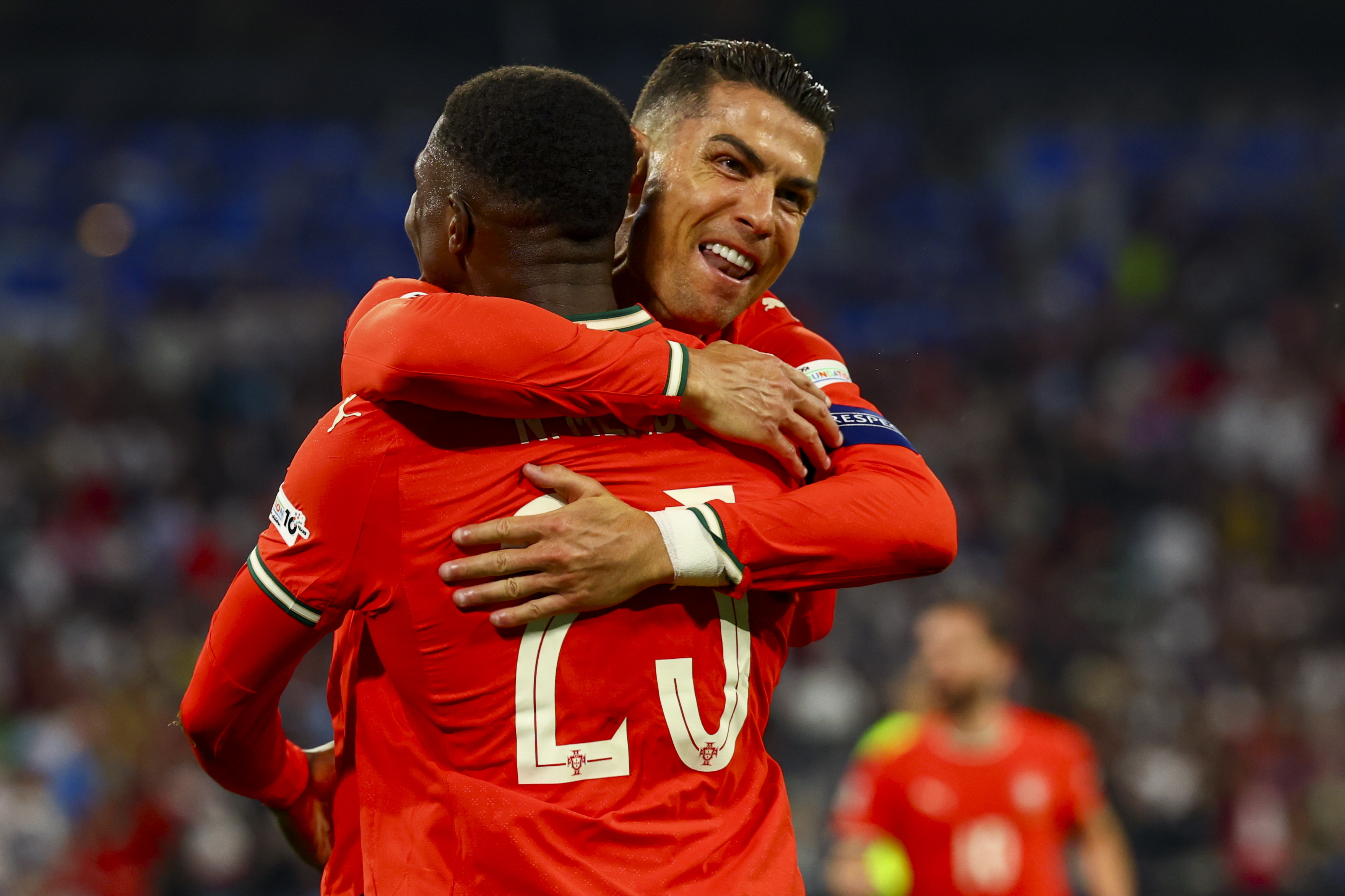 英格兰队绝杀葡萄牙队，王皓带队取胜