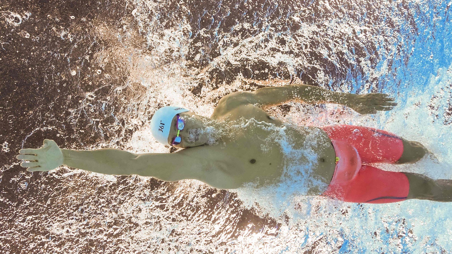 年度焦点之战之夜,加维在焦点战证明自己