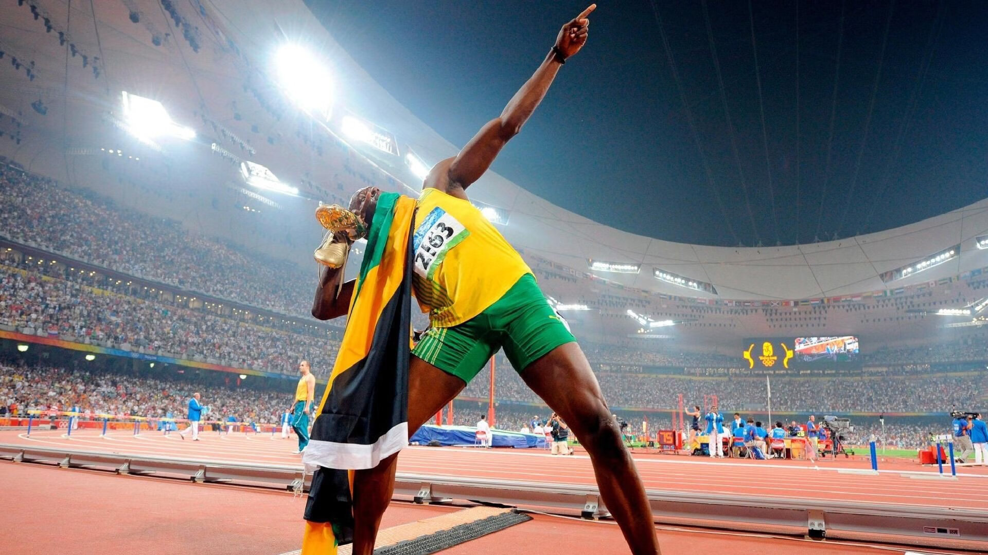 赛道孤影,F1街道赛焦点战,独行侠制霸猛龙