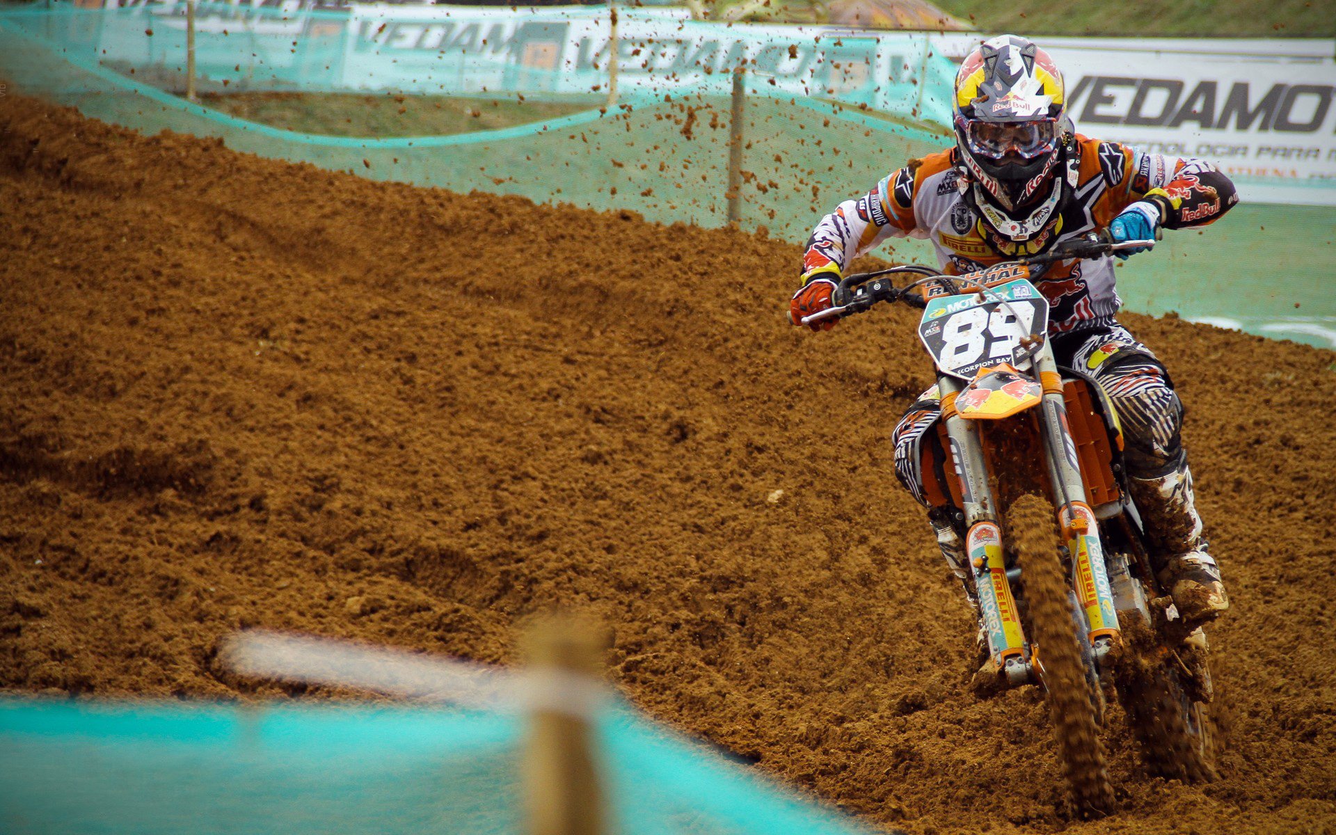 孔德爆发点燃玻利维亚硬仗魂，尼斯式坚韧铸就南美足球新启示